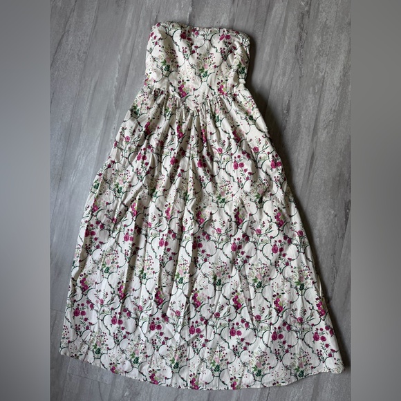 Dresses & Skirts - Floral Maxi Dress